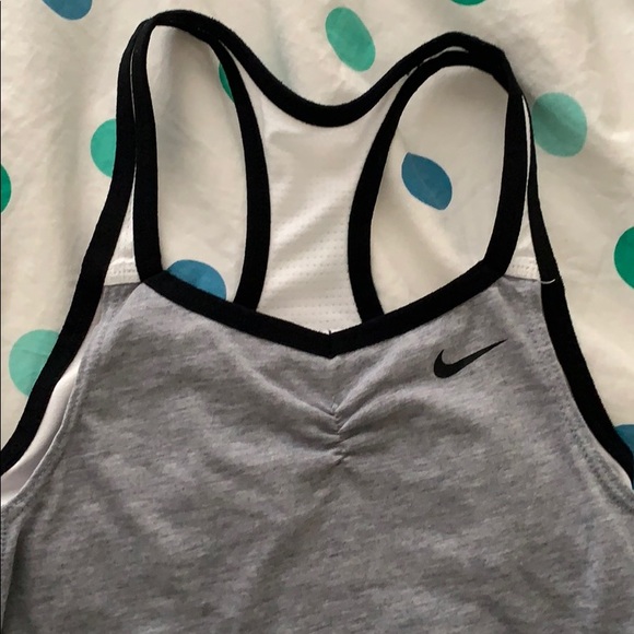 Nike Tank Bundle!! - Picture 7 of 10